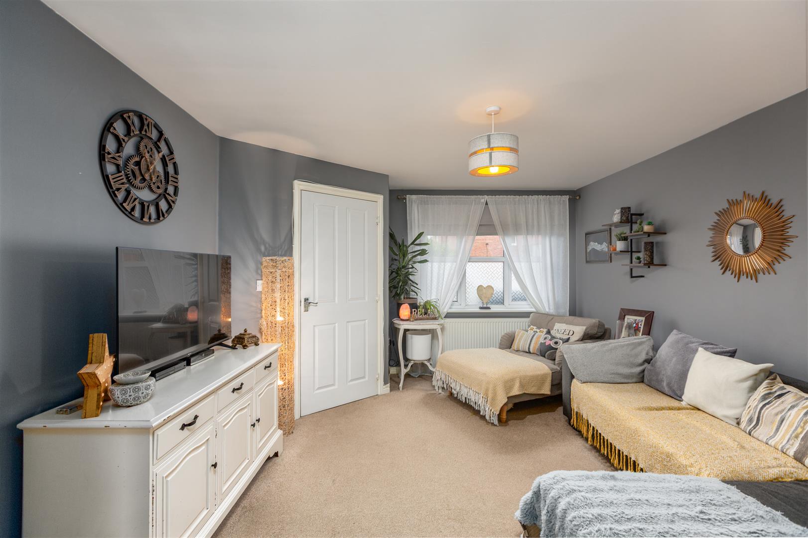 Heol Waungron, Carway, Kidwelly, SA17 4HY